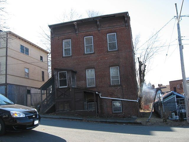 1st image of 28 Richmond St
