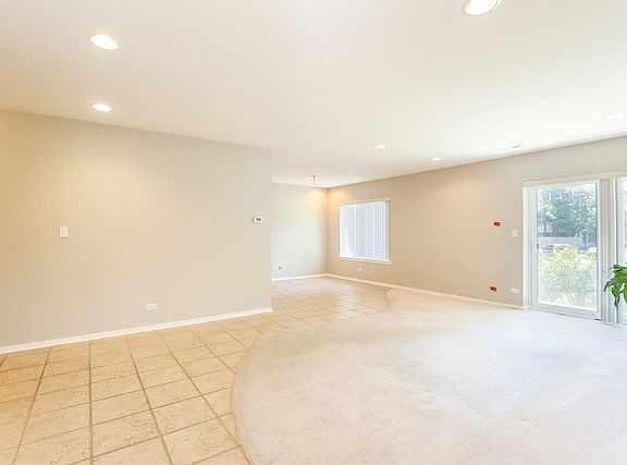 3rd image of 3030 Pheasant Creek Dr APT 106