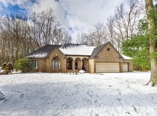 330 Centennial Dr, Vienna, OH 44473