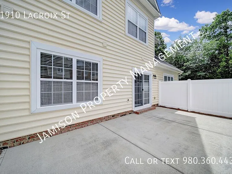 11910 Lacroix St — Photo 2