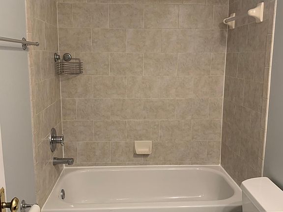 5th image of 3327 Grove Ave #U4
