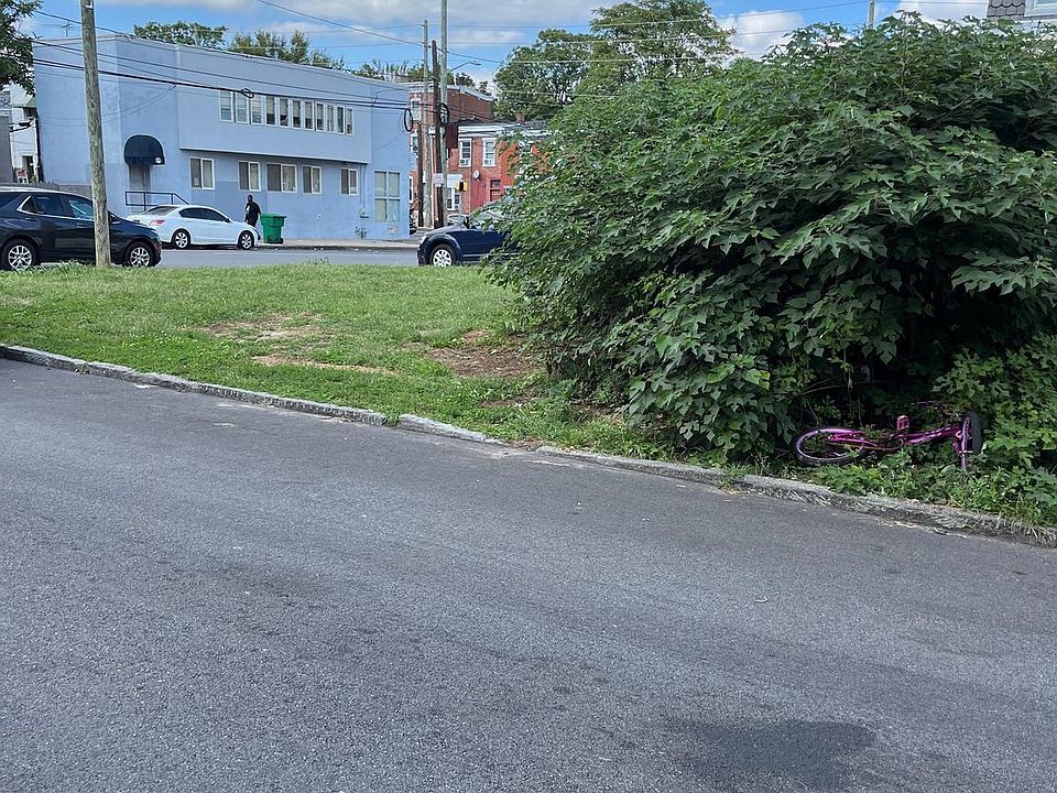 1st image of 1021 Read St
