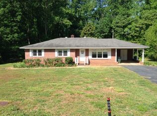111 Pineview Dr, Inman, SC 29349