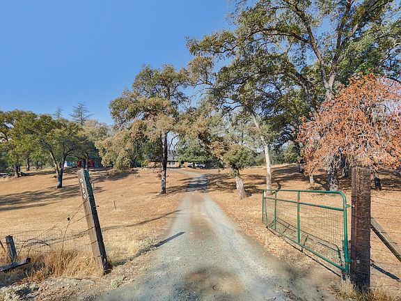 2nd image of 5160 Holly Dr