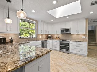 2441 Snug Harbor Dr, Palm Beach Gardens, FL 33410