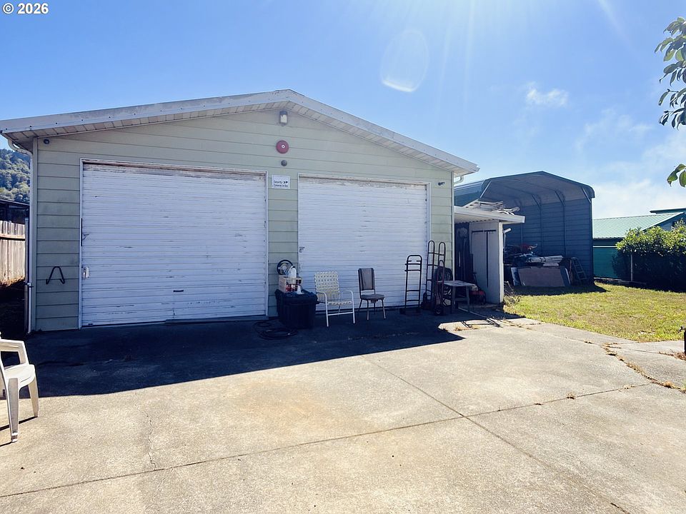 2nd image of 15965 Bayview Dr