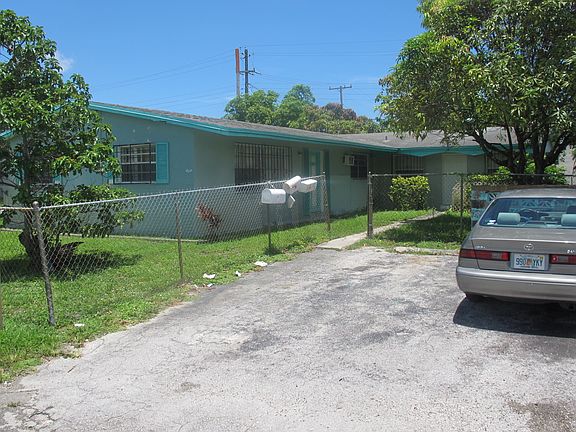2nd image of 300 SW 27th Ter