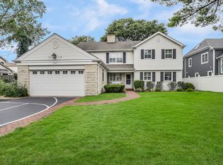 816 Lenox Rd, Glenview, IL 60025