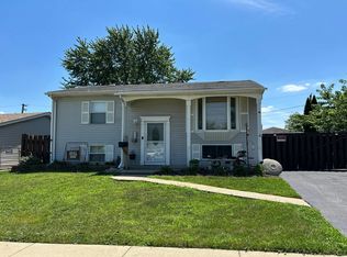 209 Karen Ave, Romeoville, IL 60446