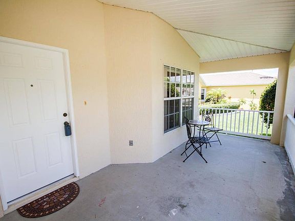 3rd image of 220 Oak Branch Dr