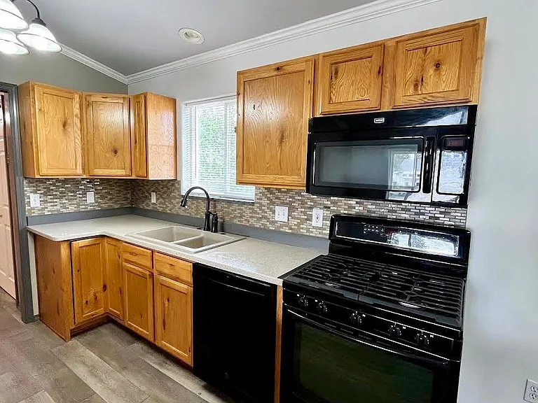 952 W Sheridan Ave — Photo 6