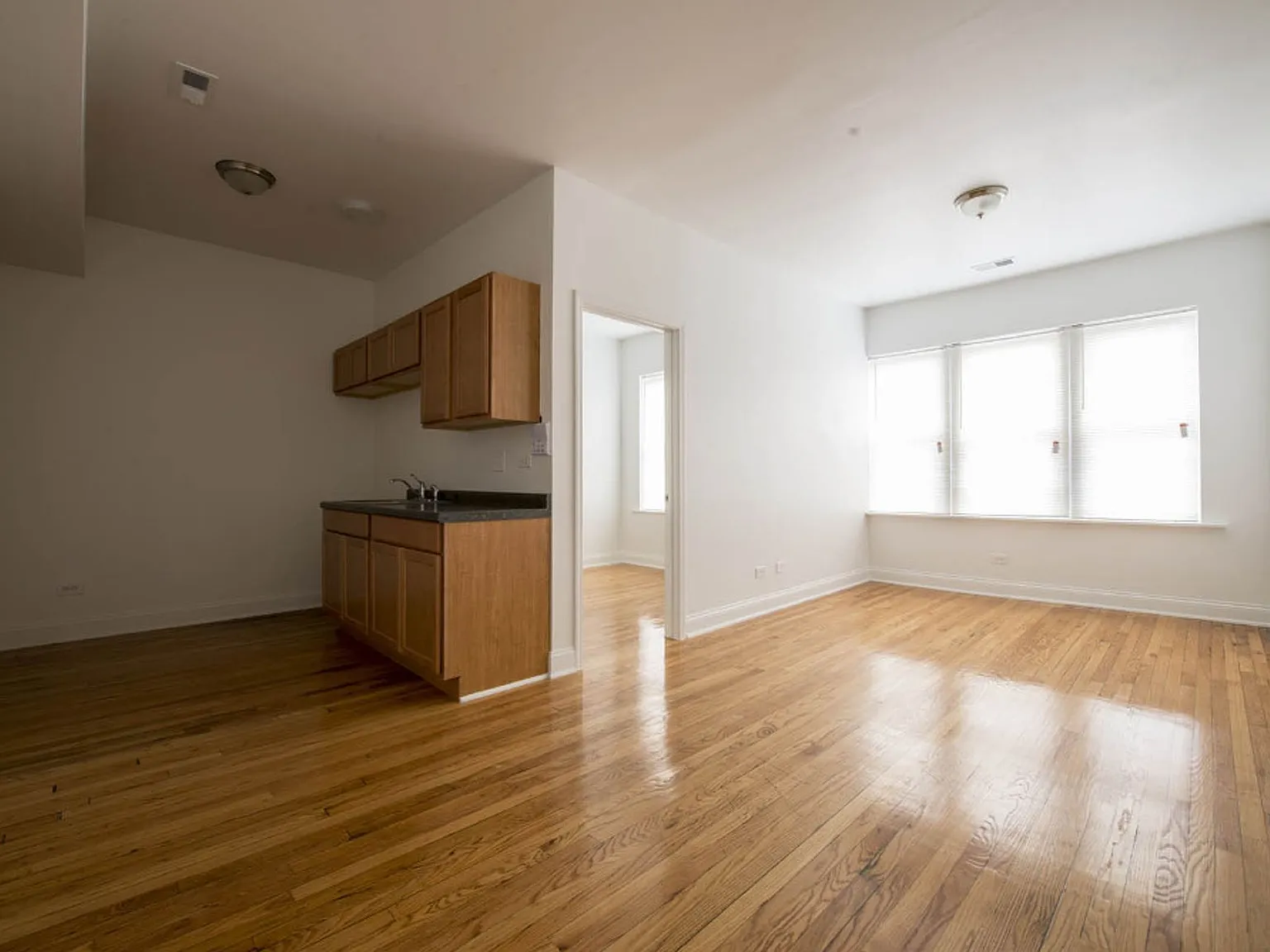 3600 W Franklin — Photo 1