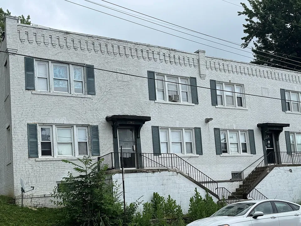 2378 Neil Ave