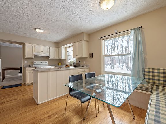 4th image of 31700 Cheswick Pl
