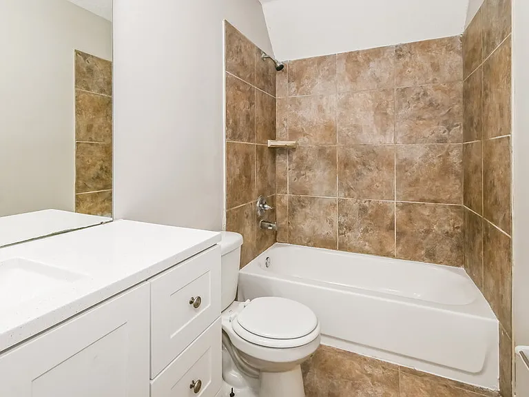 4815 Half Moon Cv — Photo 19
