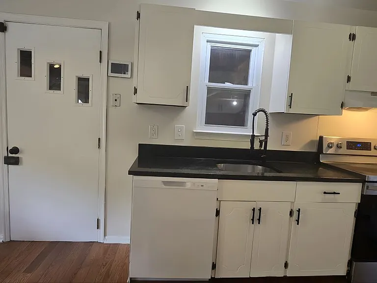 814 Stag Way — Photo 5