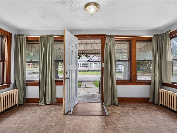 4th image of 190 W Dale Ave