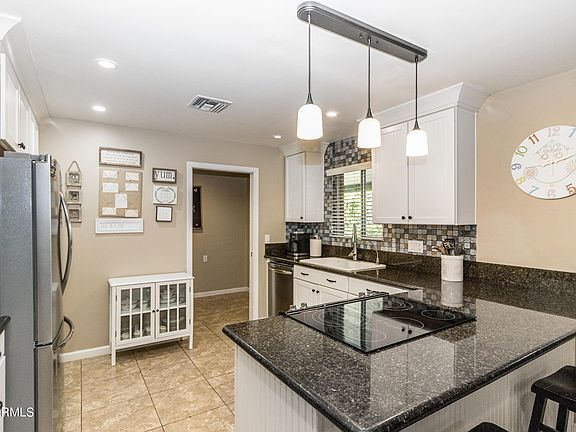 5th image of 1226 E Avenida Ellena