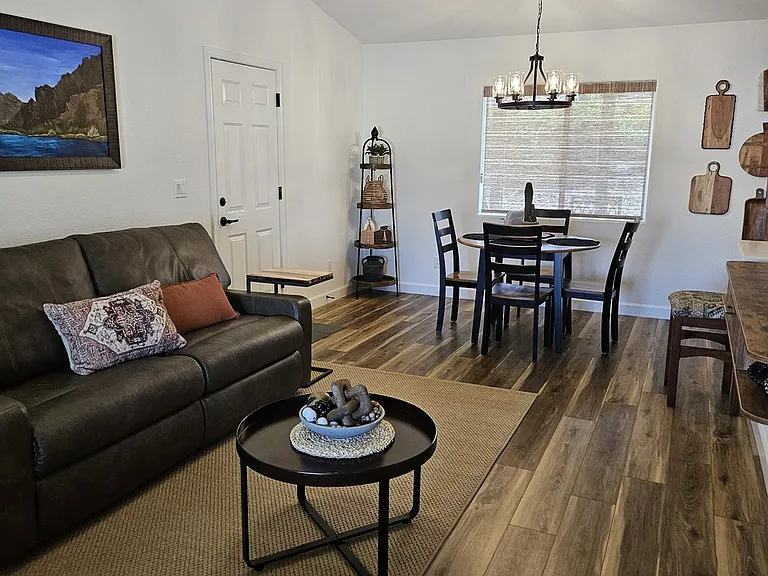 3420 Pioneer Dr — Photo 2