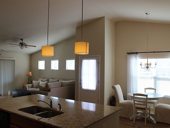 4th image of 1042 Chadsey Lake Dr