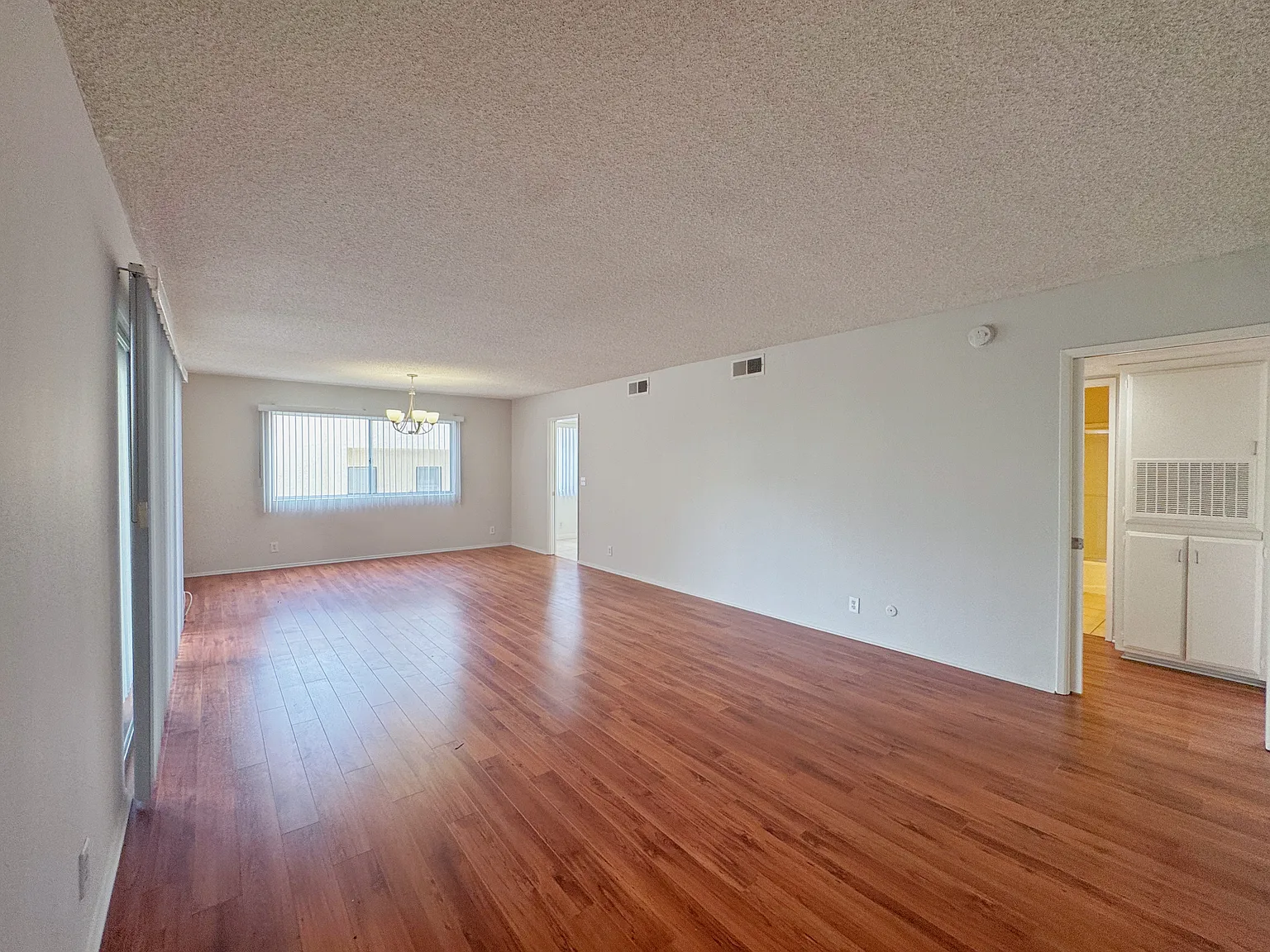 2 bed, 1150 sqft, $2,995 — Photo 4