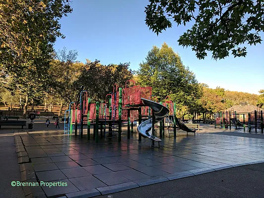 Rented by Manhattan Management LLC | media 89