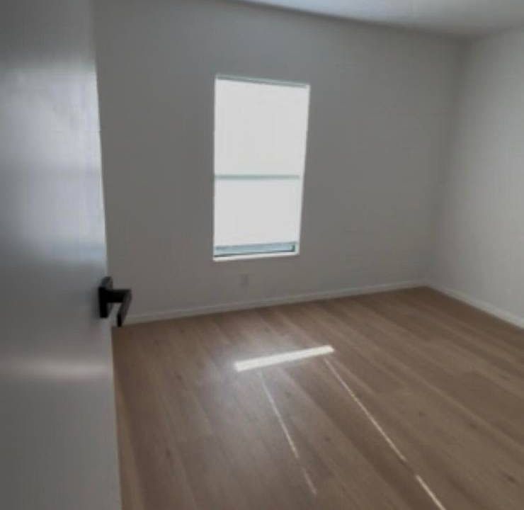 1st image of 1035 Bull Run Dr