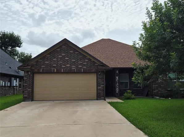 218 Majestic Oak Cir, Lake Jackson, TX 77566