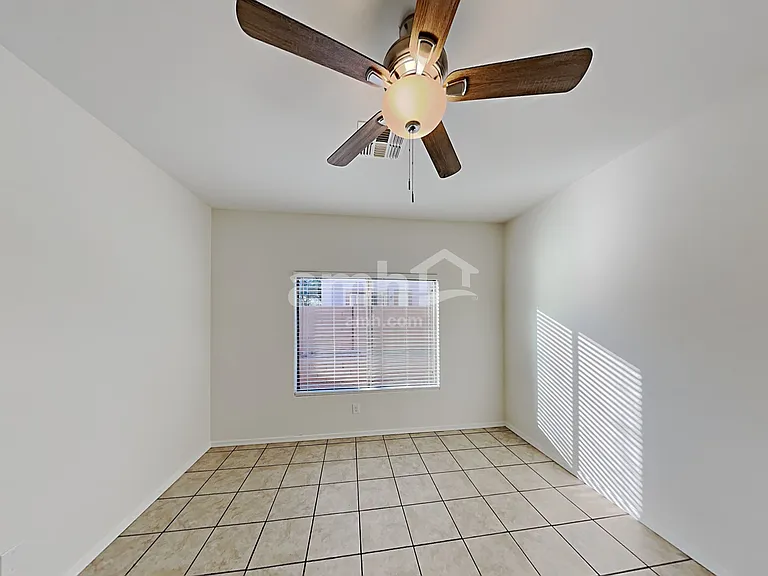 124 E Calle Puente Azul — Photo 8