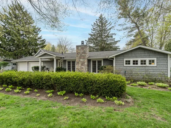 431 Spear St, Saugatuck, MI 49453