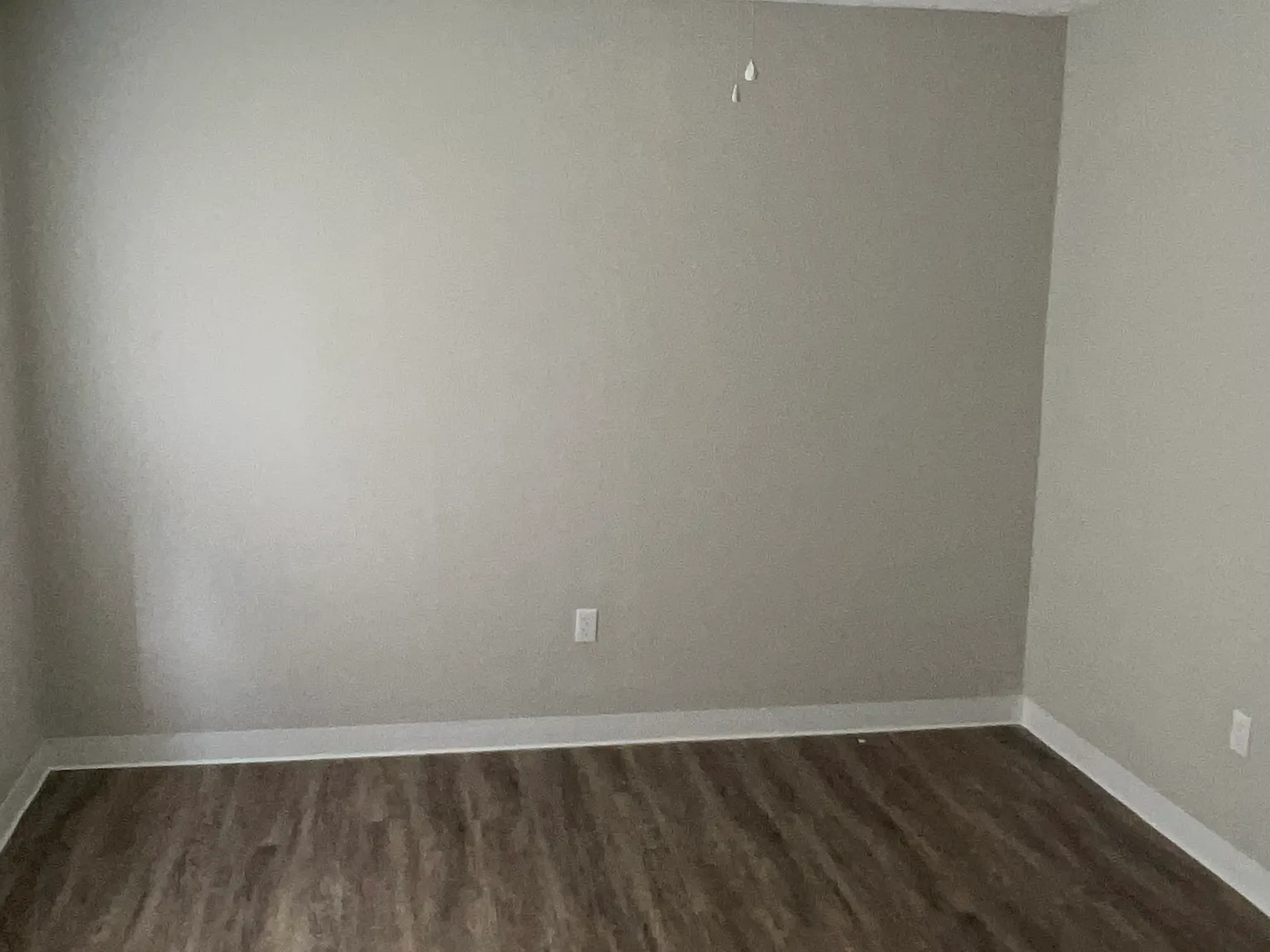 2 bed, 1.5 bath, $975 — Photo 2