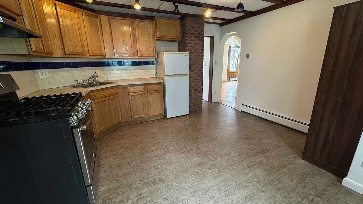 1 bed, 700 sqft, $1,650 — Photo 3