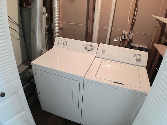 5th image of 7304 Pebblestone Dr APT B