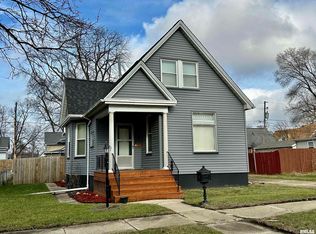 1009 Market St, Pekin, IL