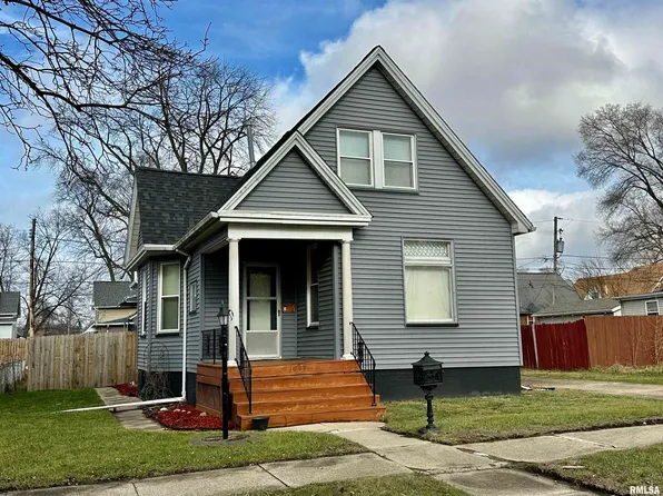 1009 Market St, Pekin, IL 61554