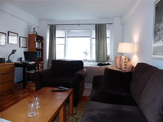 Sold by R New York | media 16