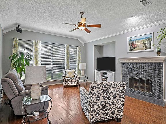 4th image of 2904 Raven Cir