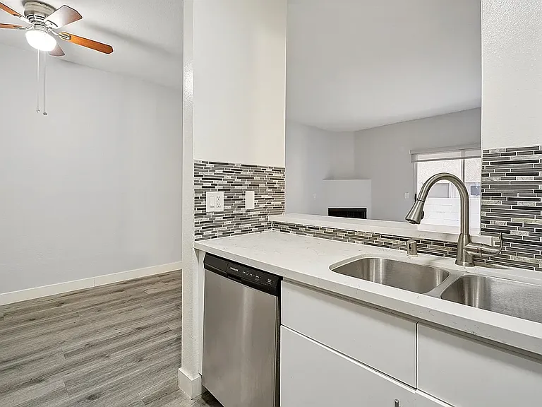 Sylvan Apartments — Photo 15