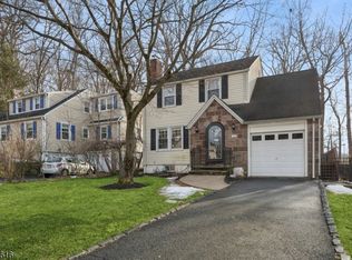 21 Monroe Ave, Roseland, NJ 07068
