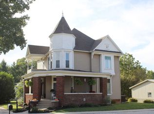 202 N Main St, Owensville, IN 47665
