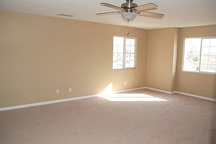 5th image of 1175 E D St Unit 4