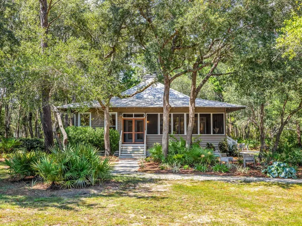 119 Garden Court Ln, Santa Rosa Beach, FL 32459