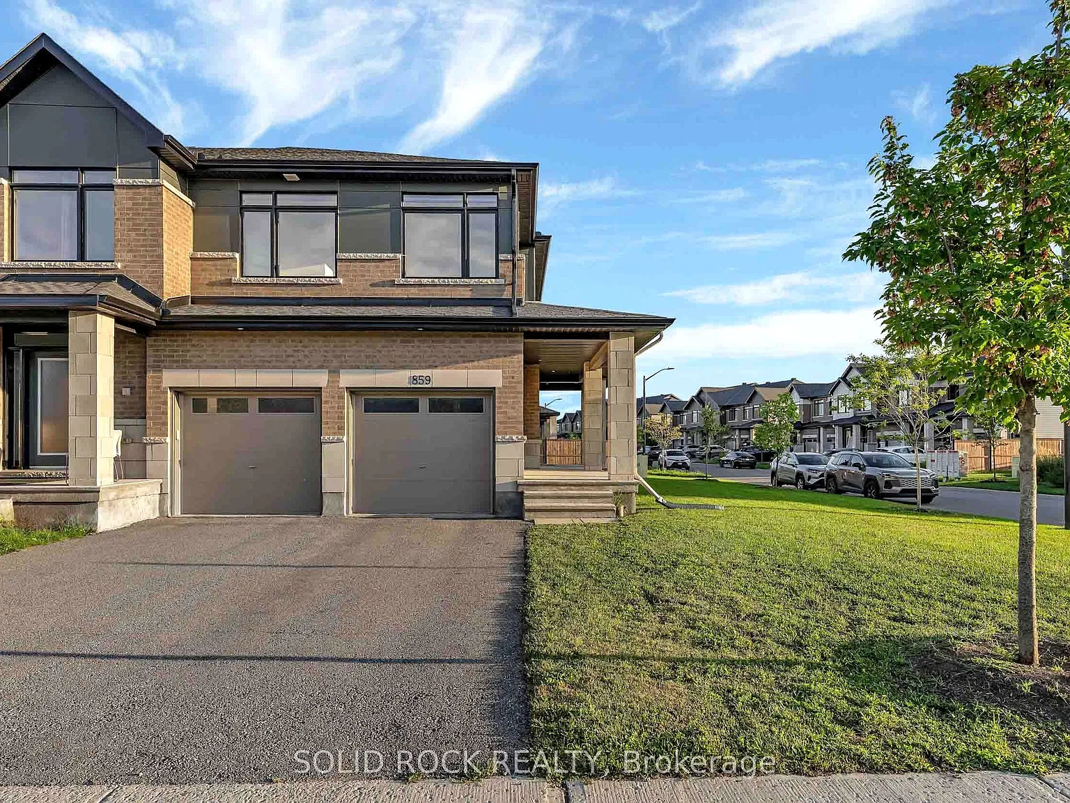 4 bed, $3,300 — Photo 1