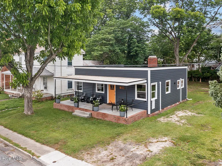 226 E Water St — Photo 27