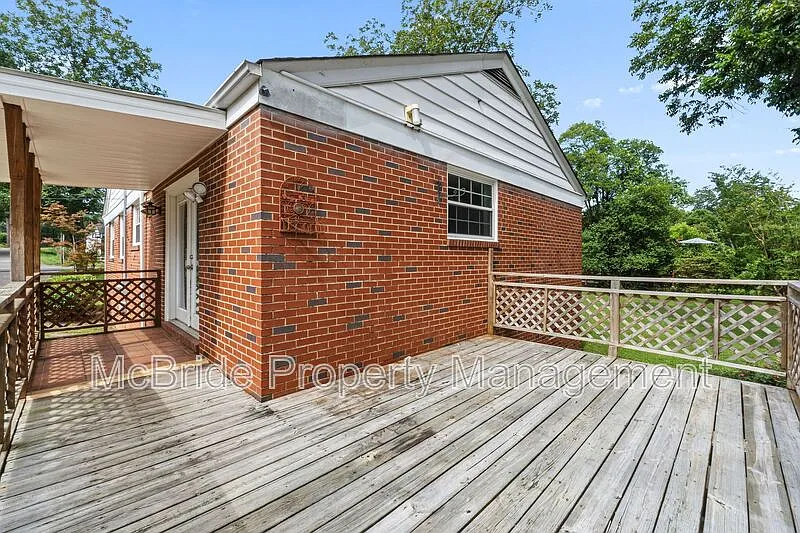 3 bed, 2.0 bath, 1662 sqft, $1,760 — Photo 4