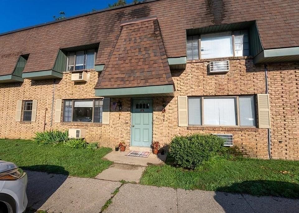 1st image of 549 Russell Rd APT 12B