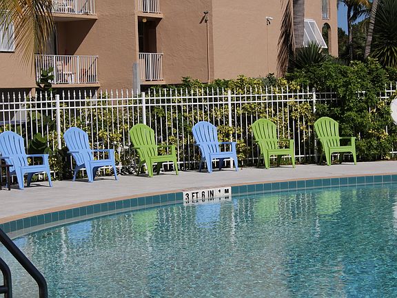4th image of 3930 S Roosevelt Blvd APT 313E