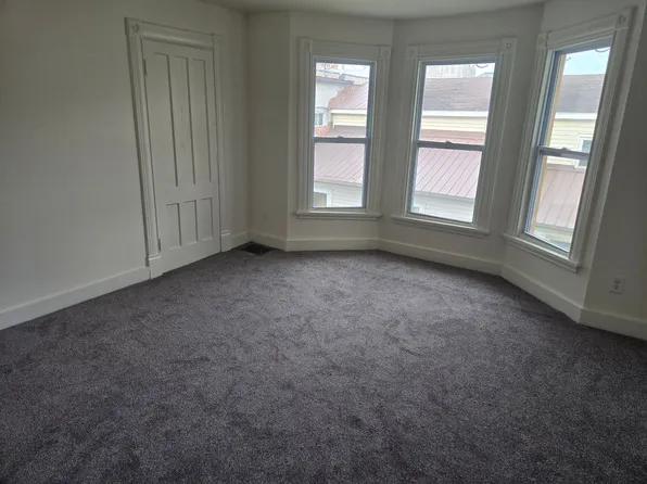 48 Clark St, Auburn, NY 13021