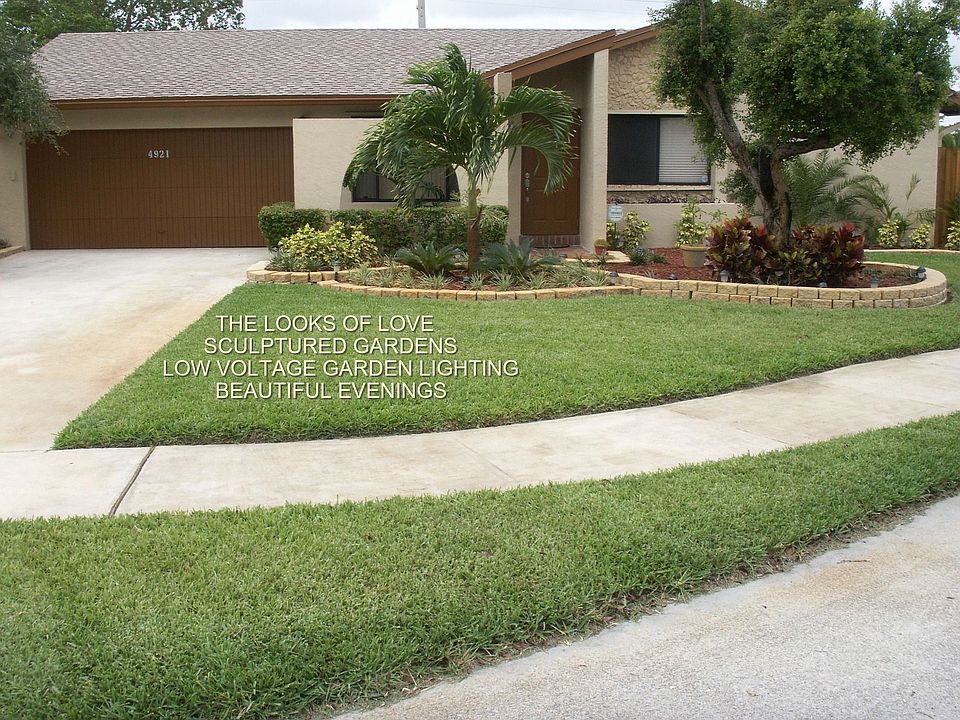 VIEW FROM CUL-DE-SAC