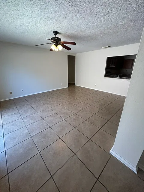 2 bed, 1810 sqft, $1,895 — Photo 4
